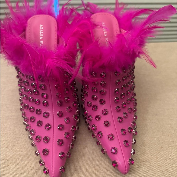 Azalea Wang Shoes - Azalea Wang fuchsia Pink Feathered & Rhinestone Embellished Mules NW